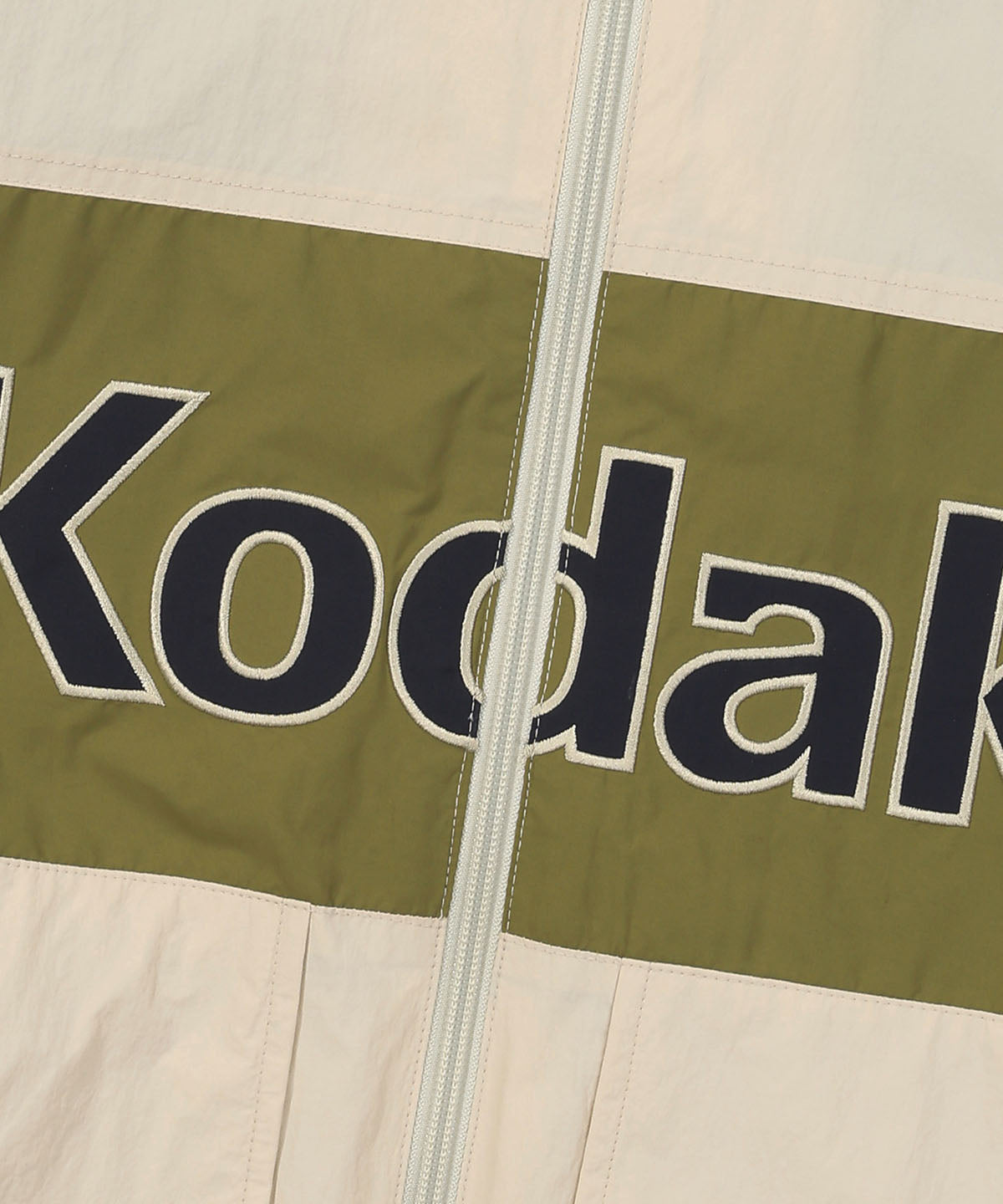 カラーブロックビッグロゴラインドジャケット【アイボリー】