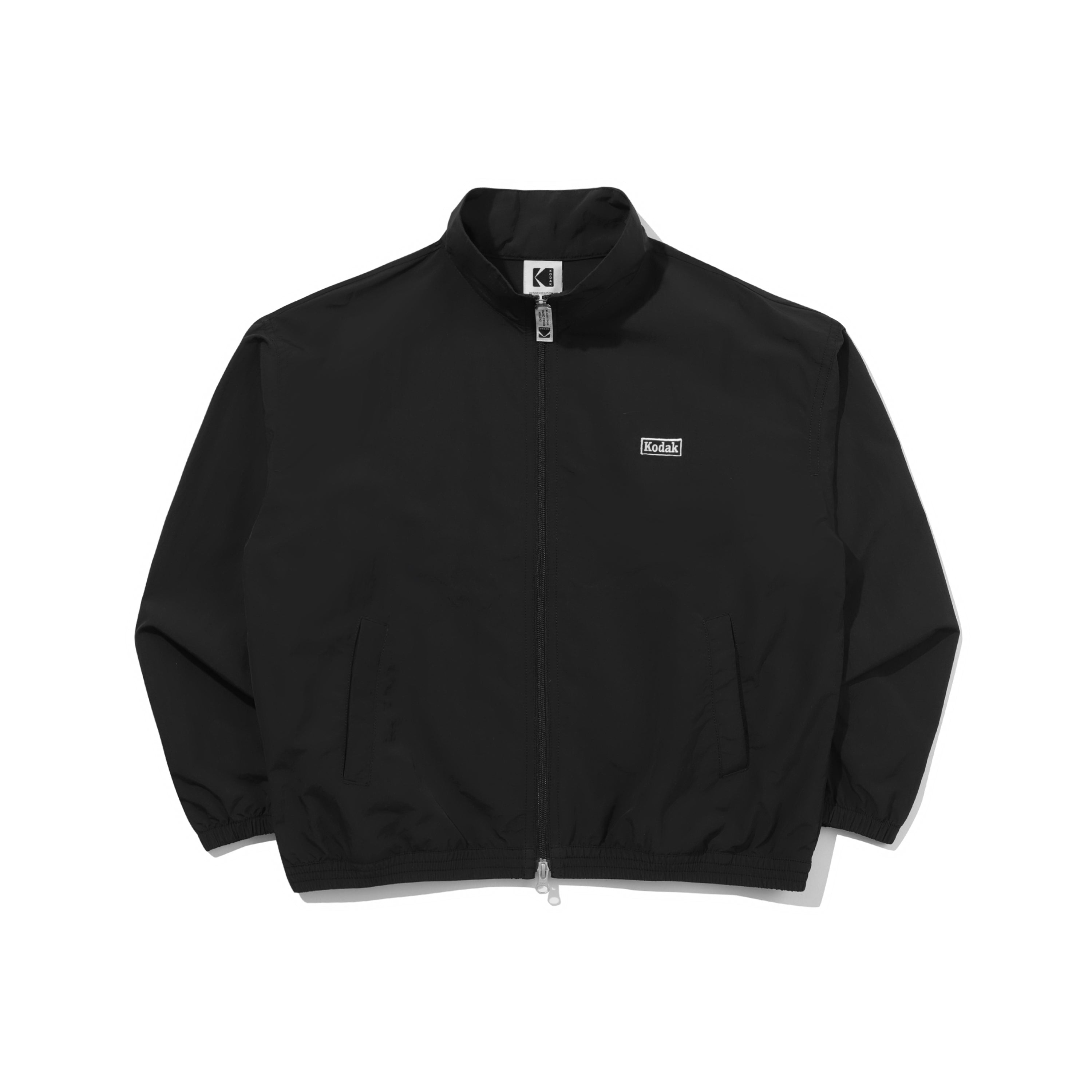 エッセンシャルビックロゴスタンドネックジャケット【ブラック】