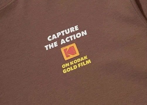 カラープラスグラフィック半袖Tシャツ【ブラウン】