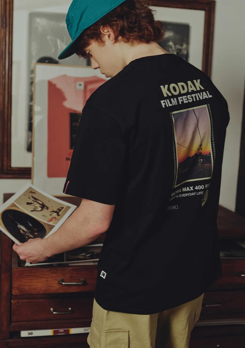 【予約】コダック フィルムフェスティバルパノラマ半袖Tシャツ【ブラック】