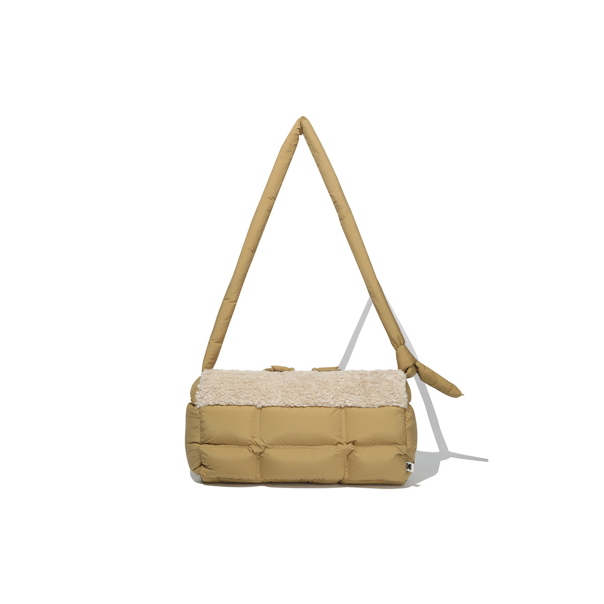 キルテッドラージクロスバッグ【アイボリー】