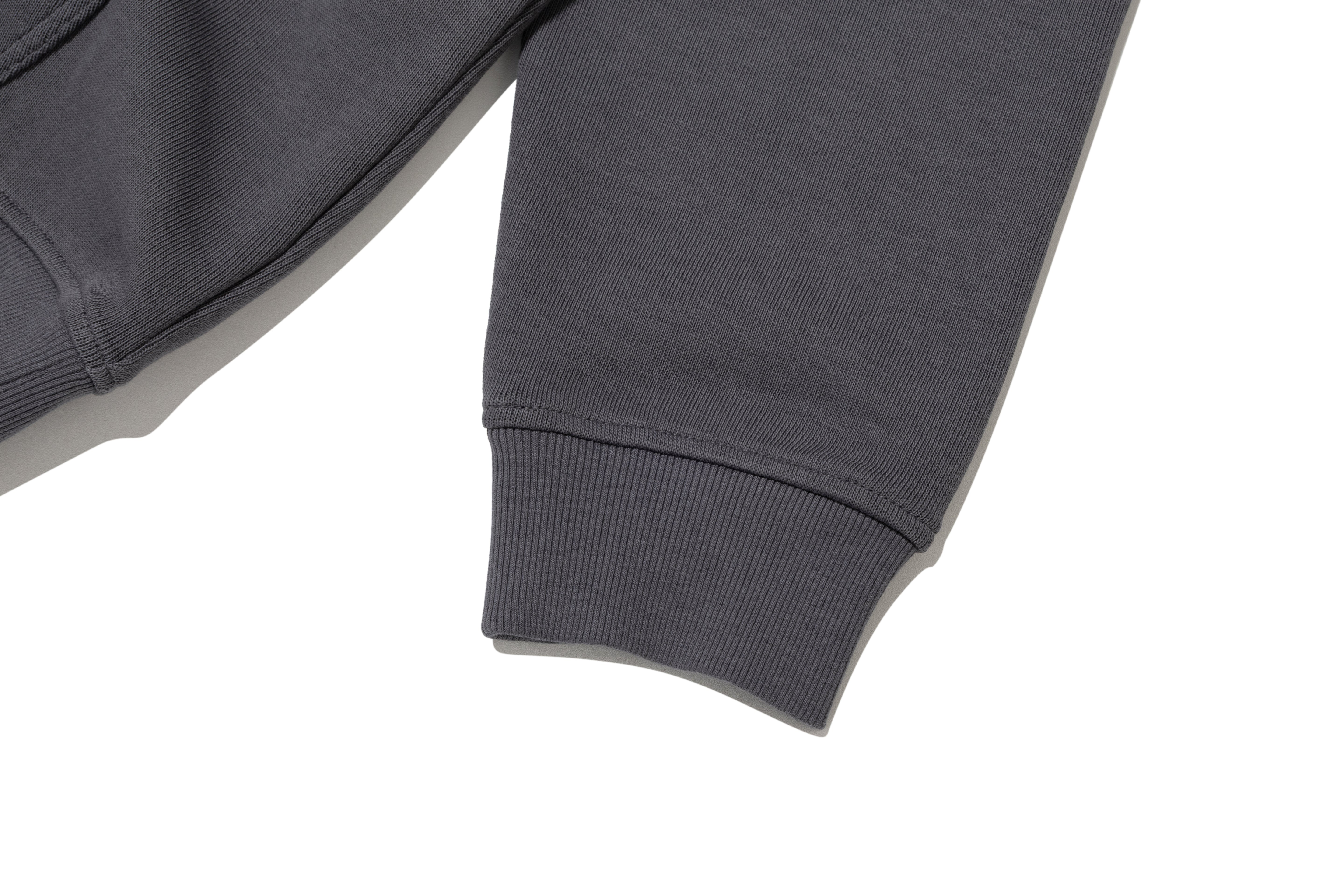 グラフィックフーディ【チャコール】