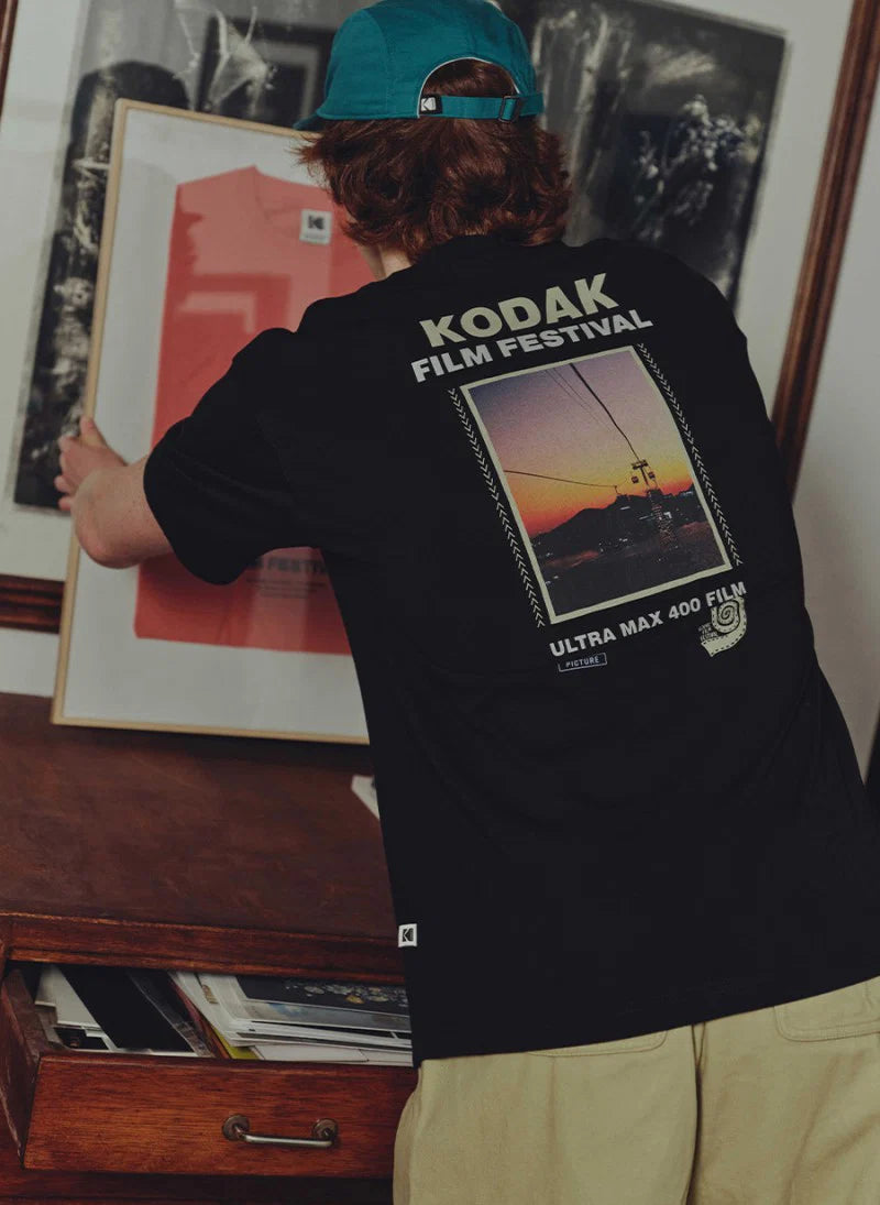 【予約】コダック フィルムフェスティバルパノラマ半袖Tシャツ【ブラック】